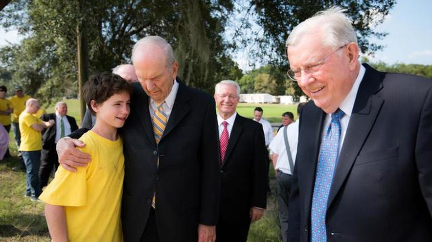 Mormon Leaders Visit Flood-Ravaged Louisiana