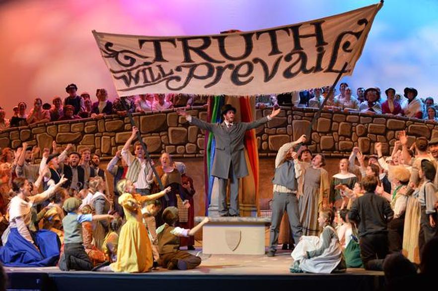 Cast of the British Pageant Prepares for this Year’s Performance