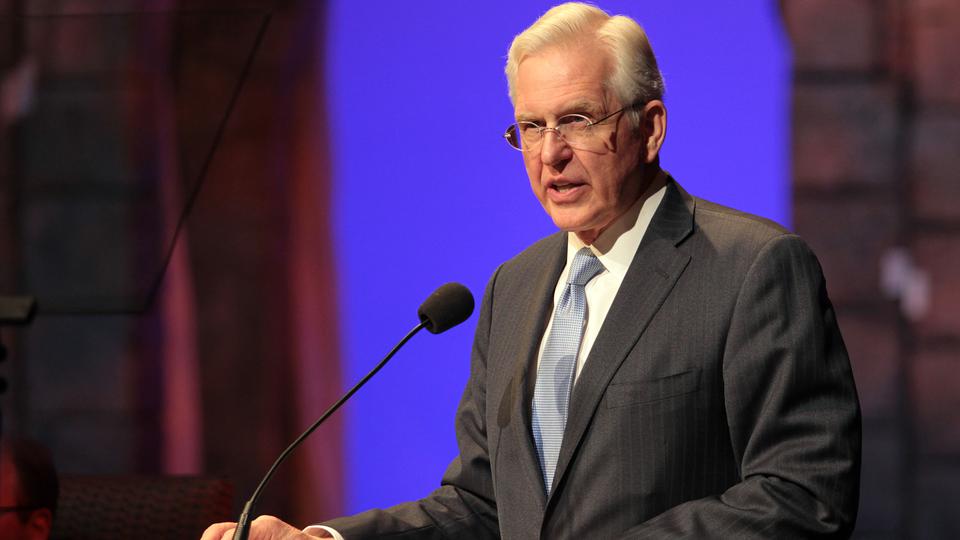 Elder Christofferson Speaks to Latin Journalists on Protecting Free Speech