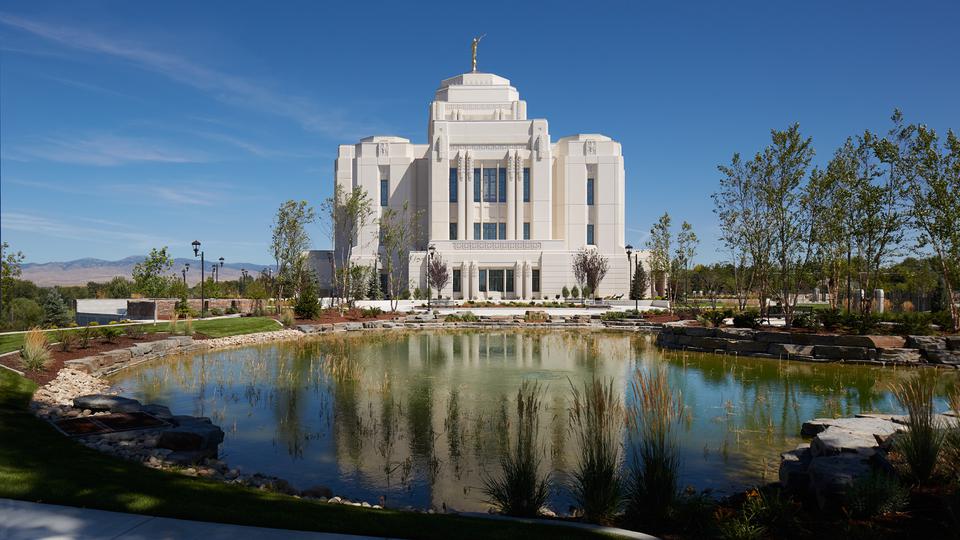 Meridian Idaho Temple Outside