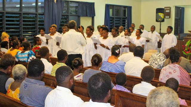 Vanuatu Latter-day Saints Gather to ‘Light the World’ for Christmas