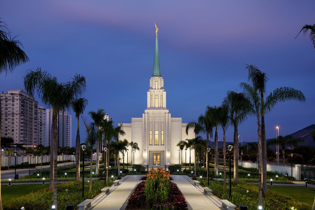 Elder Stevenson dedicates the Rio De Janeiro Temple