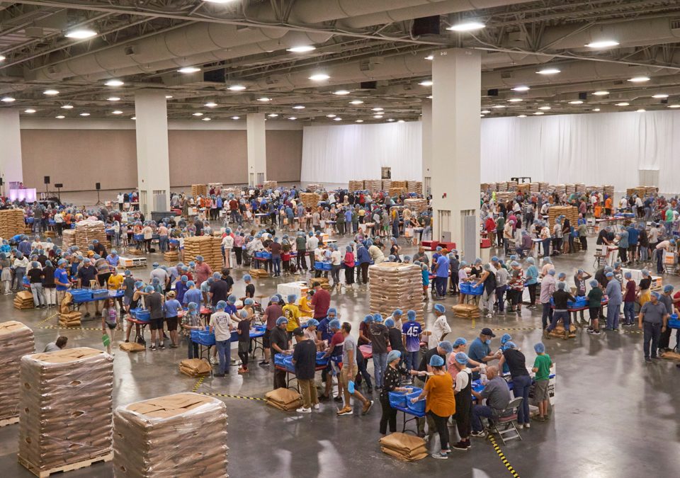 Hundreds of LDS youth package 1 million meals to feed the hungry