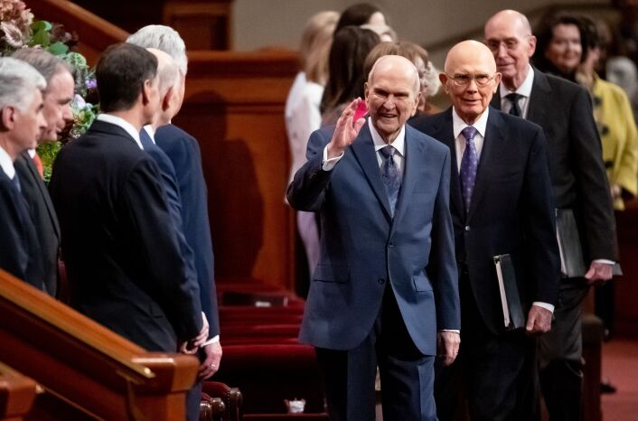 President Nelson announces 18 new temples at the October 2022 General Conference