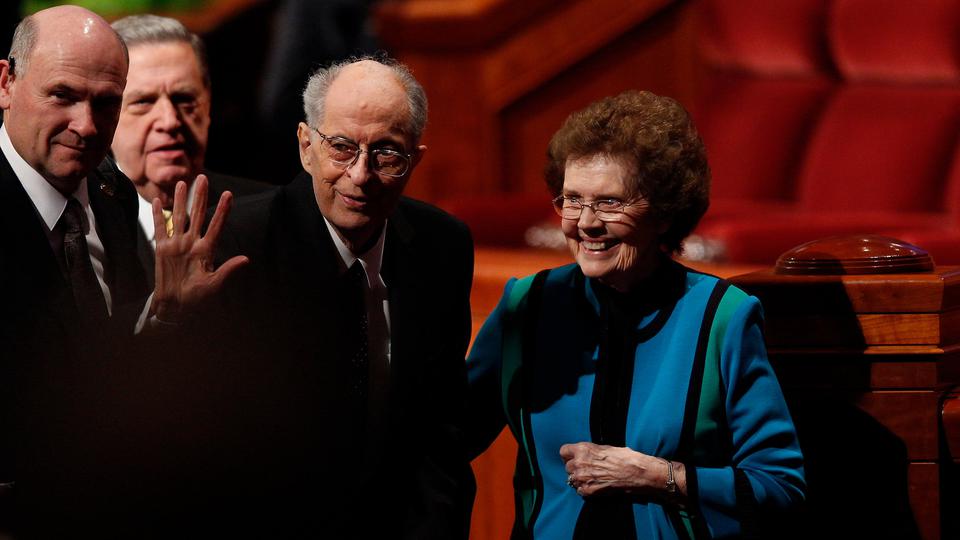 Wife of Elder Robert D. Hales dies at age 90