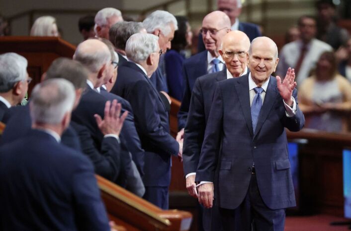President Nelson announces 15 new temples in the 2023 April General Conference